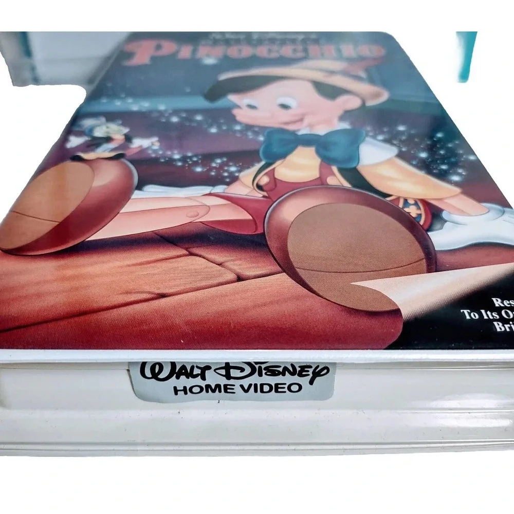 Vntg Pinocchio on VHS 1993 Walt Disney Kids Movie Entertainment Collectible